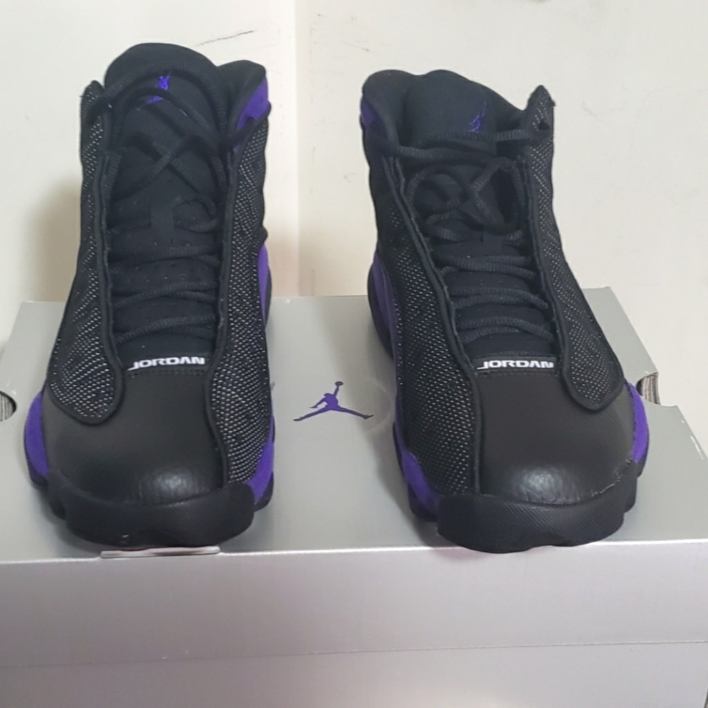 AIR JORDAN 13 RETRO Mens Size 9 Black/Purple